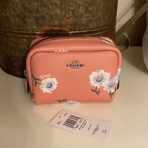 Brand New Coach Coral Pink Floral Daisy Leather Cosmetic Pouch